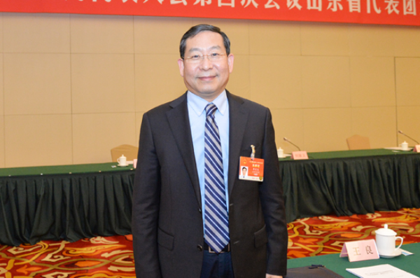 全國人大代表畢宏生：從幼兒園開展常態(tài)視力篩查，盡早做眼底篩查